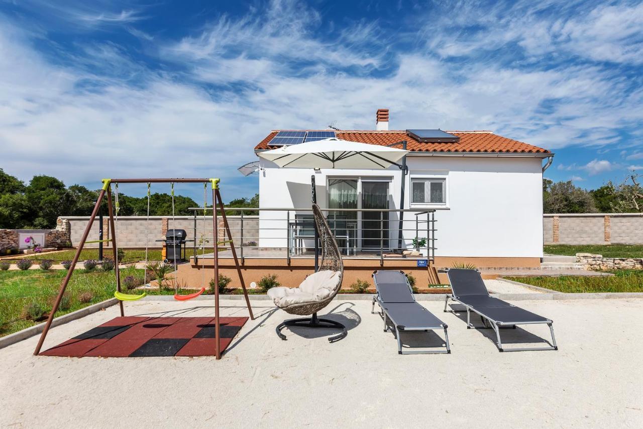 Vila House Of Peace Peroj Exteriér fotografie